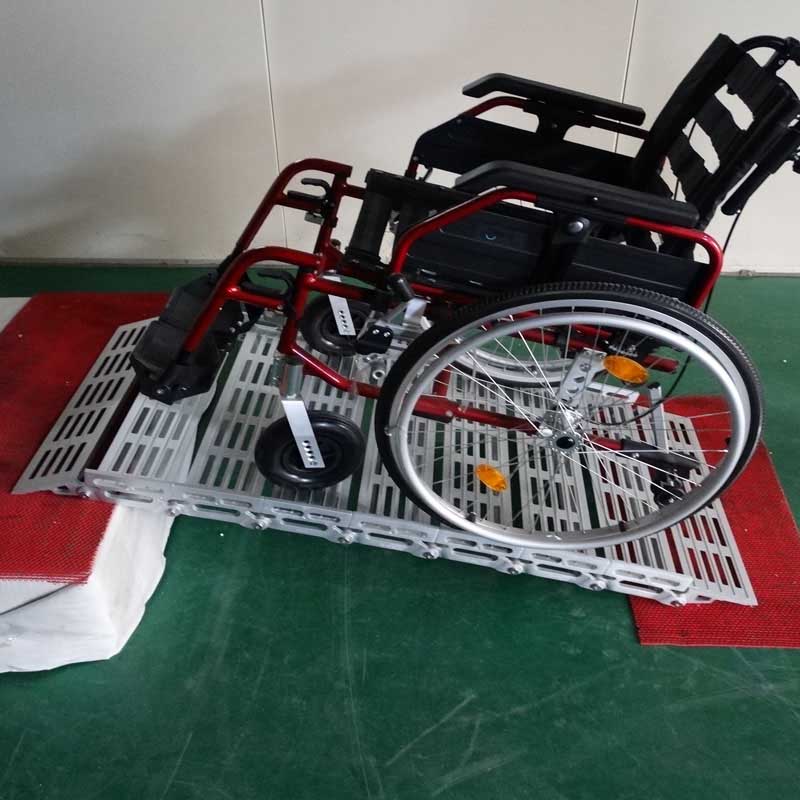 Aluminum wheelchair ramp standards 26in width